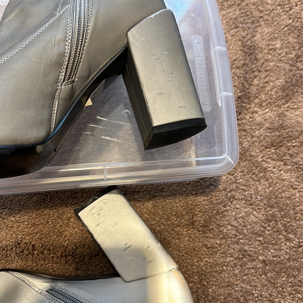 Reflective gray boots - Picture 4 of 6